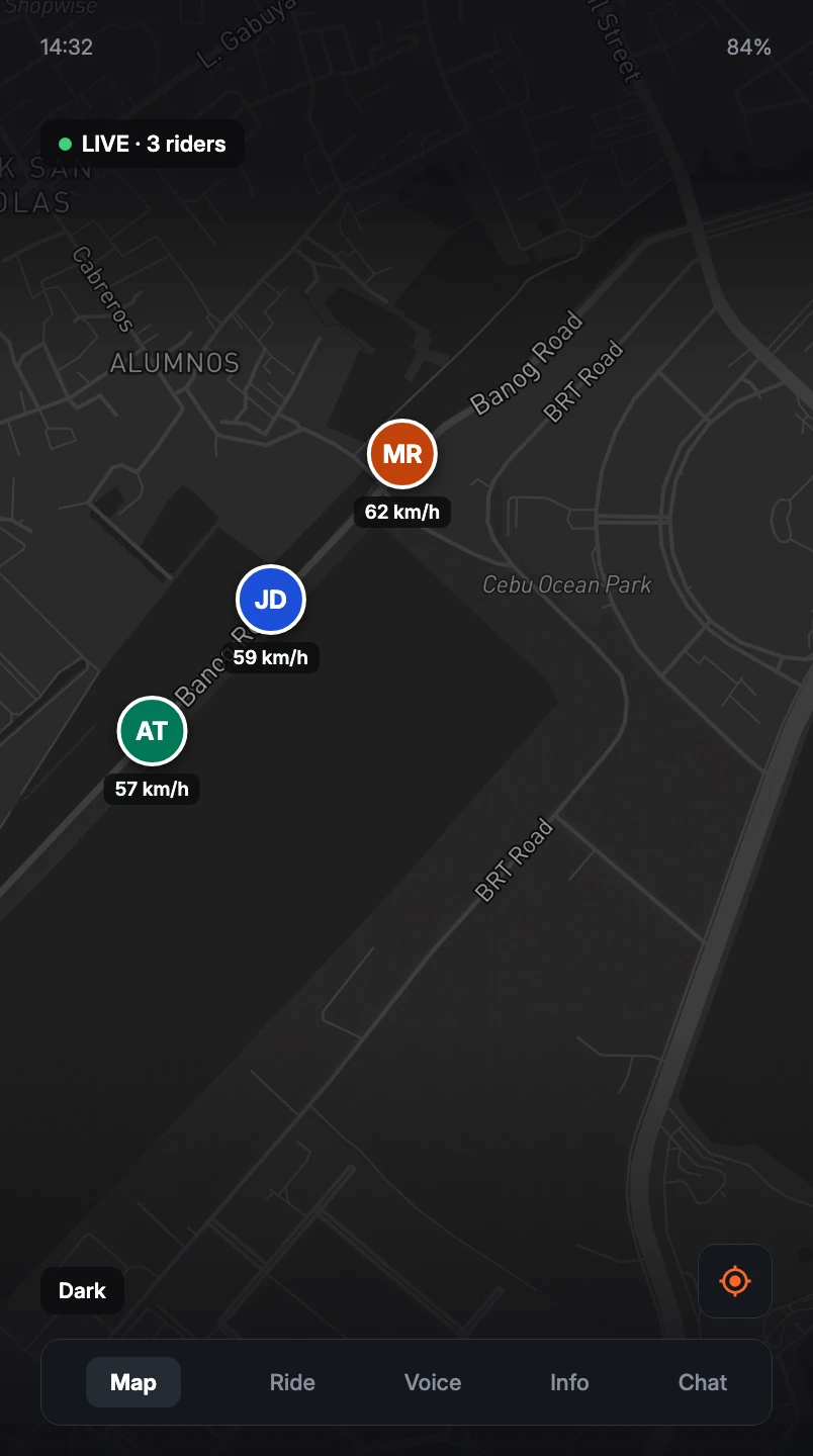 The Ridelay live map during a ride: three crew members on the map with their speeds, and a LIVE badge